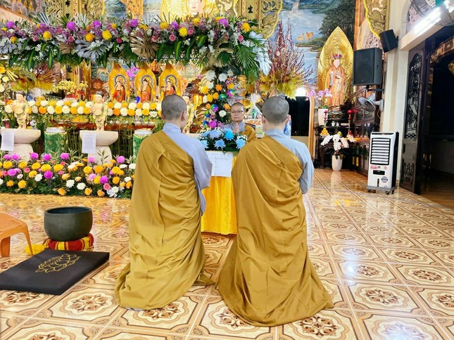 Chư hành giả Ni tác pháp an cư