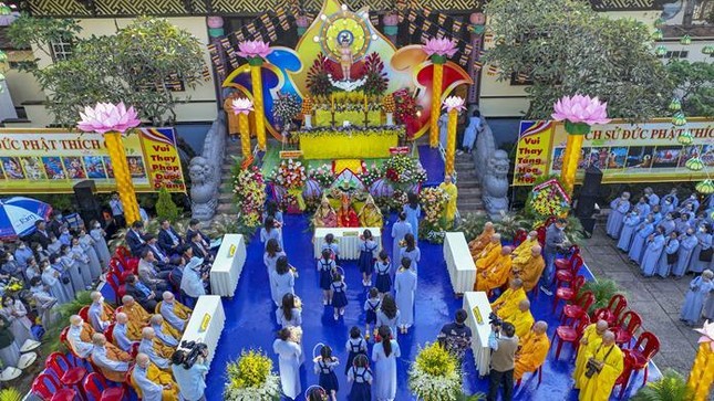 Quang cảnh Đại lễ Phật đản do Ban Trị sự GHPGVN tỉnh Lâm Đồng tổ chức Quang cảnh Đại lễ Phật đản do Ban Trị sự GHPGVN tỉnh Lâm Đồng tổ chức