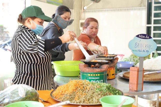 Món ăn trong tiệc buffet chay mừng Phật đản