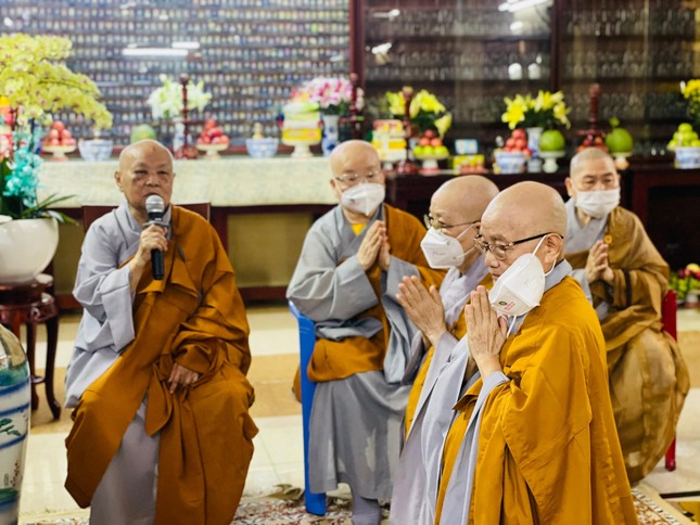 Ni trưởng Thích nữ Tịnh Nguyện ban đạo từ tại buổi lễ Ni trưởng Thích nữ Tịnh Nguyện ban đạo từ tại buổi lễ