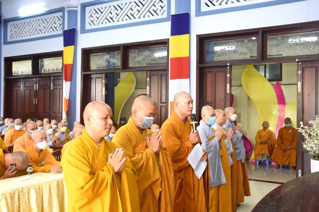 Đại diện hành giả phát nguyện tu tập