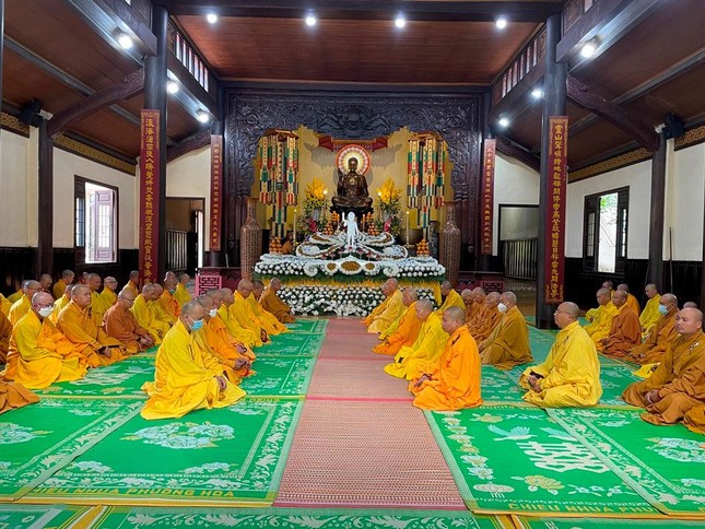 Chư Tăng trong lễ tác pháp an cư