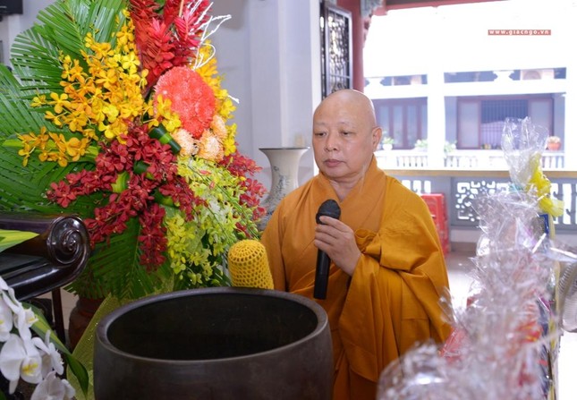 Hòa thượng Thích Lệ Trang dẫn lễ tưởng niệm Bồ-tát Thích Quảng Đức