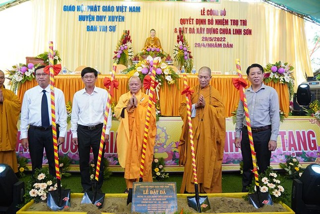 Lễ đặt đá trùng tu ngôi đại hùng bửu điện chùa Linh Sơn Lễ đặt đá trùng tu ngôi đại hùng bửu điện chùa Linh Sơn