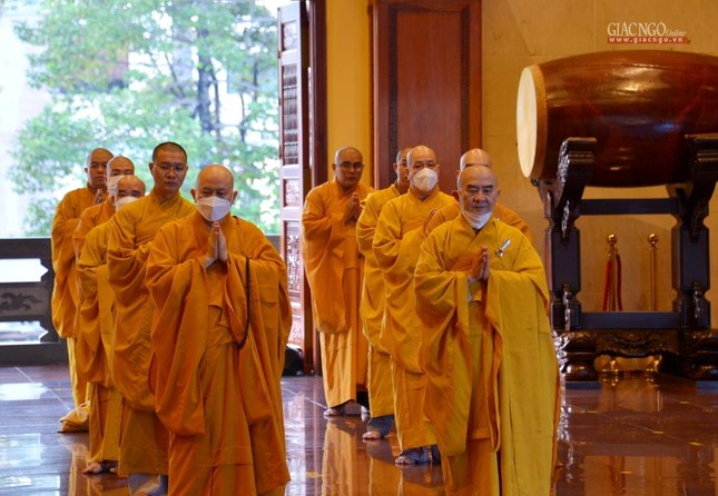 Bố-tát nhằm nuôi lớn các pháp lành Bố-tát nhằm nuôi lớn các pháp lành