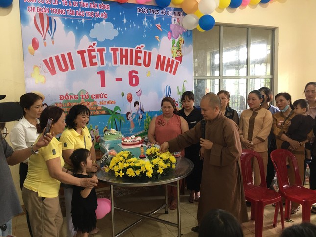 Tổ chức "Sinh nhật Đức Phật" Tổ chức "Sinh nhật Đức Phật"