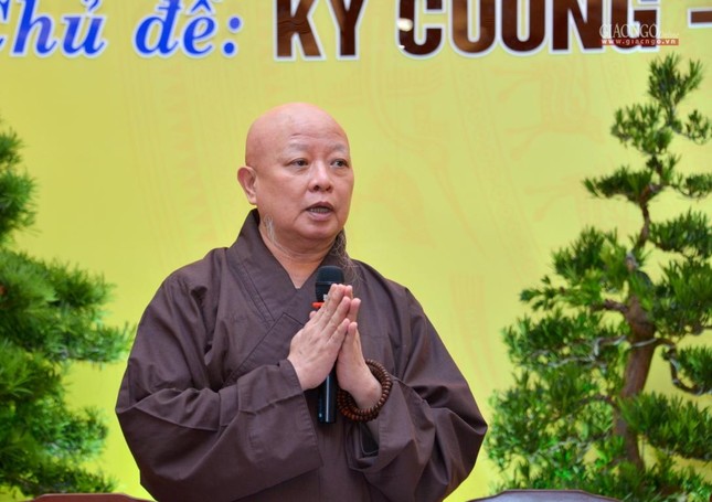 Hòa thượng Thích Lệ Trang phát biểu về phần nghi lễ chuẩn bị cho đại hội Hòa thượng Thích Lệ Trang phát biểu về phần nghi lễ chuẩn bị cho đại hội