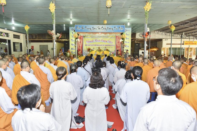 Quang cảnh buổi thăm trường hạ của Phân ban Ni giới Trung ương GHPGVN