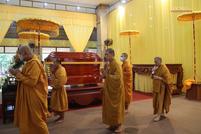 Kim quan Trưởng lão Hòa thượng an trí tại tổ đình Pháp viện Minh Đăng Quang Kim quan Trưởng lão Hòa thượng an trí tại tổ đình Pháp viện Minh Đăng Quang