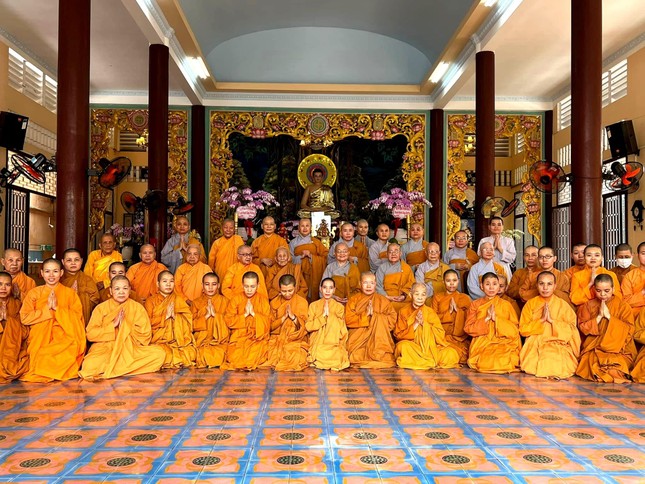 Với hành giả trường hạ tịnh xá Ngọc Phương