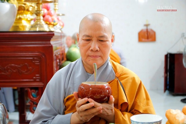 Ni trưởng Thích nữ Như Trí, trụ trì chùa Dược Sư trong thời quá đường