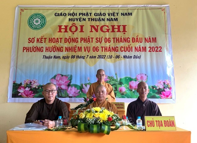 Hòa thượng Thích Hạnh Thể phát biểu chỉ đạo tại buổi họp Hòa thượng Thích Hạnh Thể phát biểu chỉ đạo tại buổi họp