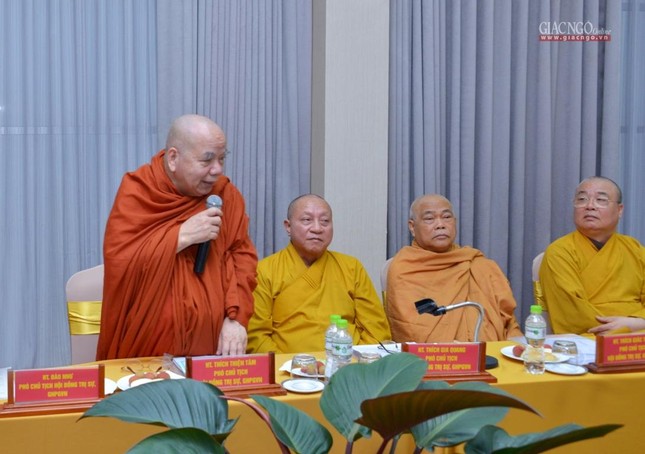 Hòa thượng Thích Thiện Tâm phát biểu như là một nhân chứng lịch sử, là đại biểu của Hệ phái Phật giáo Nam tông - một trong 9 tổ chức, hệ phái Phật giáo thành lập GHPGVN Hòa thượng Thích Thiện Tâm phát biểu như là một nhân chứng lịch sử, là đại biểu của Hệ phái Phật giáo Nam tông - một trong 9 tổ chức, hệ phái Phật giáo thành lập GHPGVN