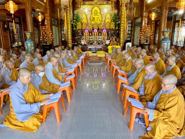 Chư Ni tụng kinh Phạm võng Bồ-tát giới Chư Ni tụng kinh Phạm võng Bồ-tát giới