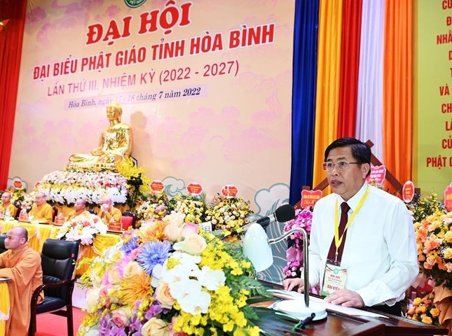 Ông Đinh Công Sứ - Phó Chủ tịch UBND tỉnh Hòa phát biểu chúc mừng đại hội Ông Đinh Công Sứ - Phó Chủ tịch UBND tỉnh Hòa phát biểu chúc mừng đại hội