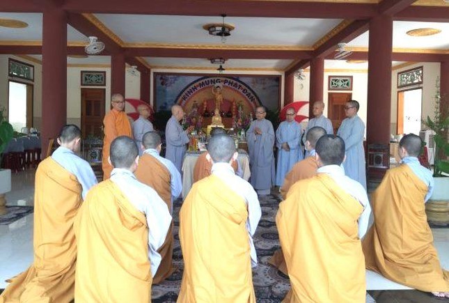 Ni trưởng Thích nữ Diệu Cảnh thăm hỏi chư Ni đang an cư Ni trưởng Thích nữ Diệu Cảnh thăm hỏi chư Ni đang an cư