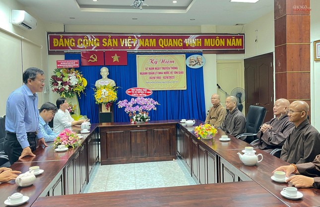 Phó Giám đốc Sở Nội vụ, Trưởng ban Tôn giáo TP.HCM Nguyễn Duy Tân phát biểu tại buổi tiếp Phó Giám đốc Sở Nội vụ, Trưởng ban Tôn giáo TP.HCM Nguyễn Duy Tân phát biểu tại buổi tiếp