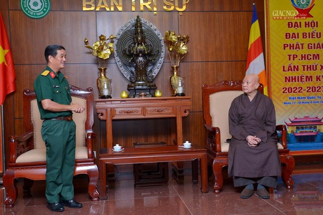 Thượng tá Võ Văn Thọ, đại diện Bộ Tư lệnh TP.HCM, quận 10 chúc mừng đến chư tôn đức Ban Trị sự GHPGVN TP.HCM nhân mùa Vu lan - Báo hiếu Phật lịch 2566 Thượng tá Võ Văn Thọ, đại diện Bộ Tư lệnh TP.HCM, quận 10 chúc mừng đến chư tôn đức Ban Trị sự GHPGVN TP.HCM nhân mùa Vu lan - Báo hiếu Phật lịch 2566