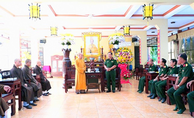 Đại tá Trần Văn Trai có lời chúc mừng Vu lan đến chư tôn đức Ban Trị sự Phật giáo tỉnh Đại tá Trần Văn Trai có lời chúc mừng Vu lan đến chư tôn đức Ban Trị sự Phật giáo tỉnh