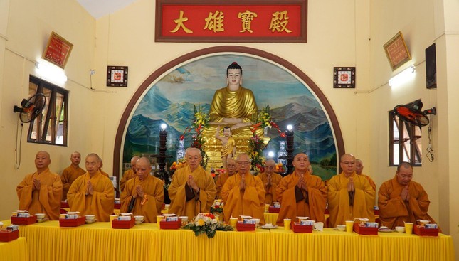 Chư tôn đức chứng minh, tham dự - Ảnh: Minh Lộc Chư tôn đức chứng minh, tham dự - Ảnh: Minh Lộc