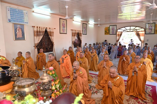 Chư tôn đức đảnh lễ Tam bảo Chư tôn đức đảnh lễ Tam bảo