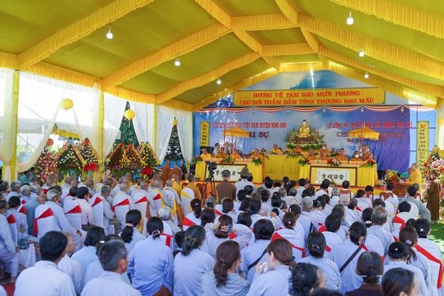 Quang cảnh lễ bổ nhiệm trụ trì chùa Viên Quang - huyện Nông Sơn