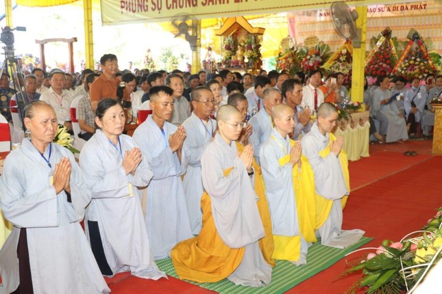 Chư Ni, Phật tử chùa Đông Phước