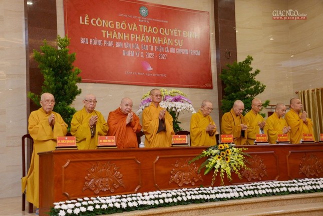 Chư tôn đức chứng minh