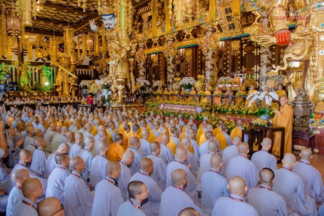 Gần 250 giới tử xuất gia đăng ký thọ giới