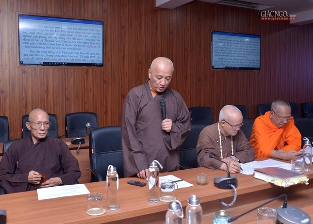 Hòa thượng Thích Huệ Thông phát biểu tại hội nghị Hòa thượng Thích Huệ Thông phát biểu tại hội nghị