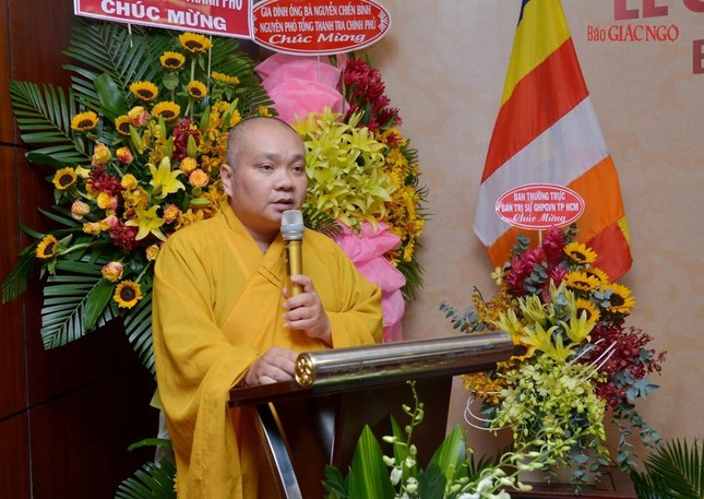 Thượng tọa Thích Trung Nguyện đọc Quyết định chuẩn y thành phần nhân sự của Ban Thường trực Ban Trị sự GHPGVN TP.HCM