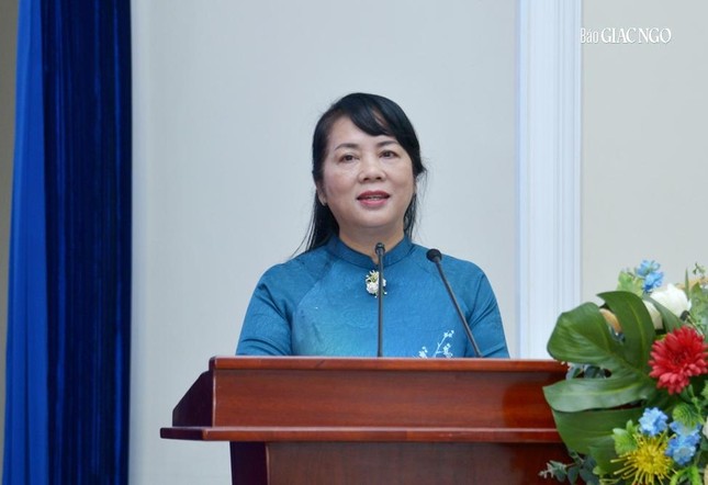 Bà Trần Kim Yến phát biểu tại buổi lễ ký kết Bà Trần Kim Yến phát biểu tại buổi lễ ký kết