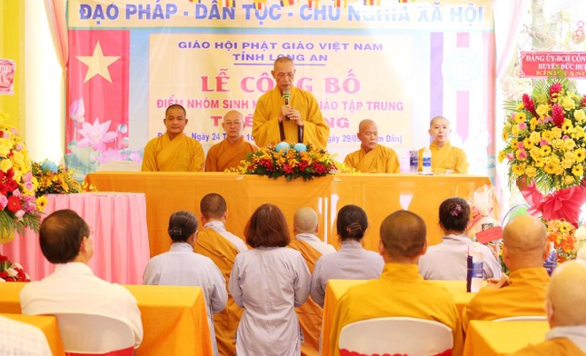 Hoà thượng Thích Thiện Huệ đạo từ tại buổi lễ công bố điểm nhóm sinh hoạt tôn giáo Thiên Quang