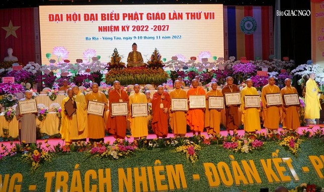 Nhiều tập thể, cá nhân đã được GHPGVN tuyên dương công đức Nhiều tập thể, cá nhân đã được GHPGVN tuyên dương công đức