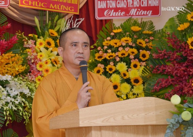 Thượng tọa Thích Tâm Hải phát biểu tại buổi lễ chuyển giao trách nhiệm Tổng Biên tập báo Giác Ngộ