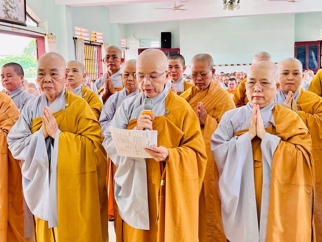 Ni sư Thích nữ Hạnh Bình cùng chư Ni Phân ban Ni giới tỉnh nhiệm kỳ 2022-2027 Ni sư Thích nữ Hạnh Bình cùng chư Ni Phân ban Ni giới tỉnh nhiệm kỳ 2022-2027