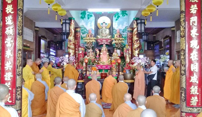 Môn đồ pháp quyến, Ban Nghi lễ cử hành nghi thức tiến Giác linh - Ảnh: Chùa B.Đ Môn đồ pháp quyến, Ban Nghi lễ cử hành nghi thức tiến Giác linh - Ảnh: Chùa B.Đ