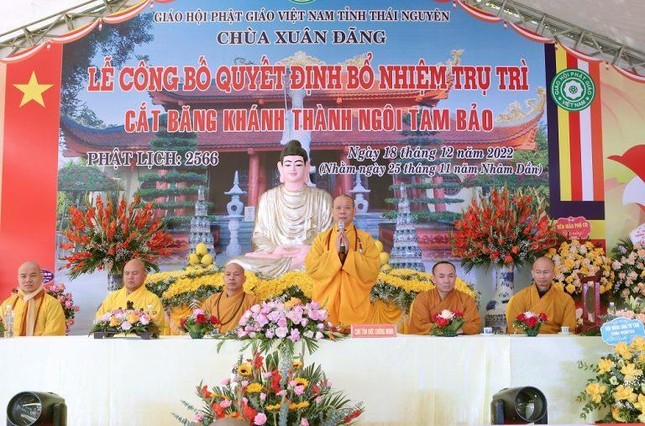 Thượng tọa Thích Nguyên Thành sách tấn Đại đức tân trụ trì