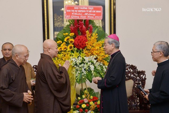 Hòa thượng Trưởng ban Trị sự TP.HCM chia sẻ trong lý tưởng bác ái của Công giáo và lý tưởng từ bi của Phật giáo cùng gặp nhau để phục vụ nhân sinh Hòa thượng Trưởng ban Trị sự TP.HCM chia sẻ trong lý tưởng bác ái của Công giáo và lý tưởng từ bi của Phật giáo cùng gặp nhau để phục vụ nhân sinh