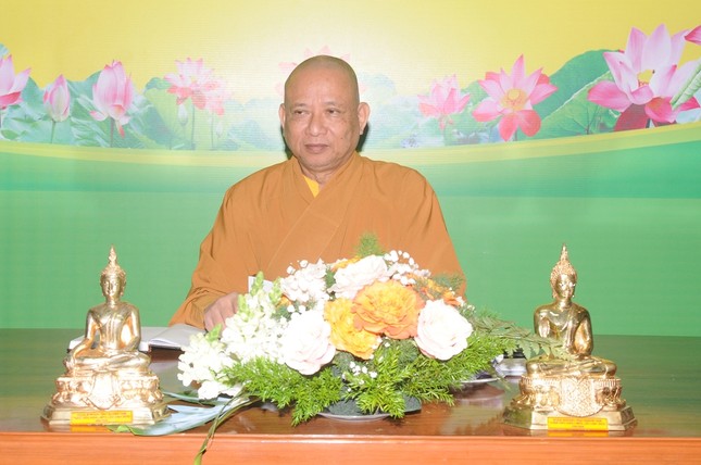 Hòa thượng Thích Phước Minh chủ trì buổi họp của Ban Thường trực