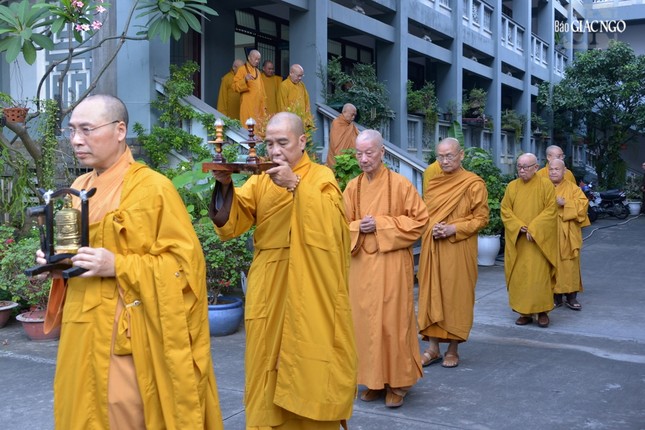 Cung nghinh Đức Pháp chủ GHPGVN và chư tôn giáo phẩm Hội đồng Chứng minh