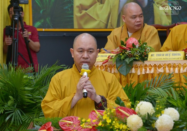 Thượng tọa Thích Đức Thiện báo cáo về kết quả Đại hội IX GHPGVN