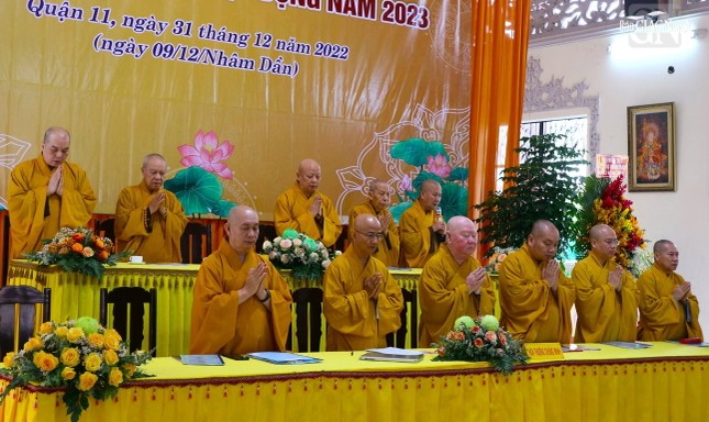 Chư tôn đức niệm Phật cầu gia hộ