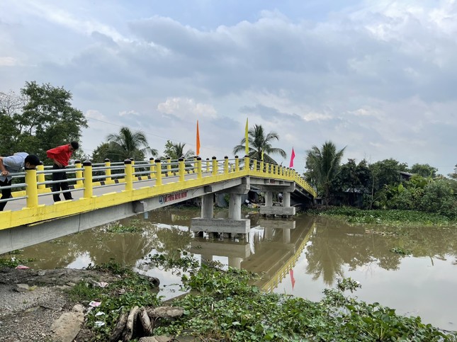 Hội cũng bàn giao cầu Tuờng Nguyên 461 tại xã Lâm Kiết, huyện Thạnh Trị - Ảnh: T.N Hội cũng bàn giao cầu Tuờng Nguyên 461 tại xã Lâm Kiết, huyện Thạnh Trị - Ảnh: T.N