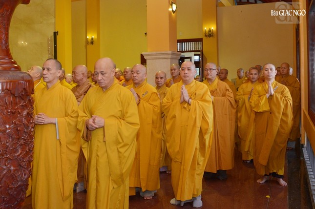 Chư tôn giáo phẩm Hội đồng Trị sự tham dự lễ tưởng niệm Chư tôn giáo phẩm Hội đồng Trị sự tham dự lễ tưởng niệm