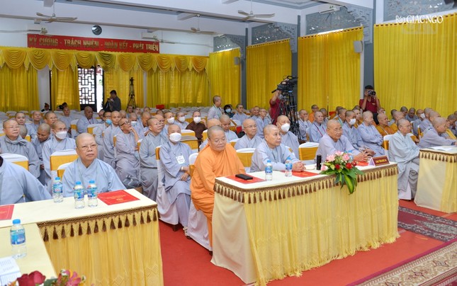 Chư Ni các tỉnh thành tham dự hội nghị