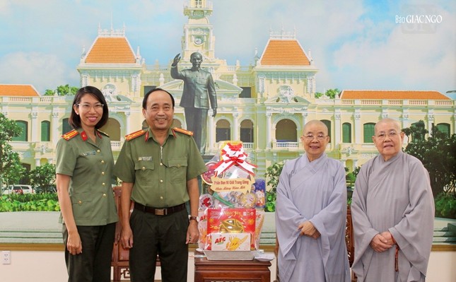 Ni trưởng Thích nữ Nhật Khương, Ni trưởng Thích nữ Từ Nhẫn chúc Tết tại Công an TP.HCM