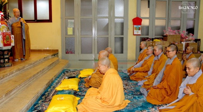 Ni trưởng Thích nữ Như Xuân ban đạo từ tại tổ đình Từ Nghiêm Ni trưởng Thích nữ Như Xuân ban đạo từ tại tổ đình Từ Nghiêm