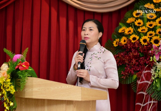 Bà Phan Kiều Thanh Hương phát biểu tại hội nghị Bà Phan Kiều Thanh Hương phát biểu tại hội nghị