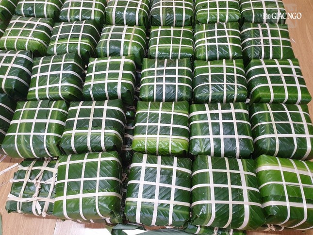 Thành phẩm là những chiếc bánh chưng xinh xinh